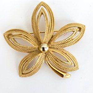 Trifari Gold Tone Floral Vintage Brooch